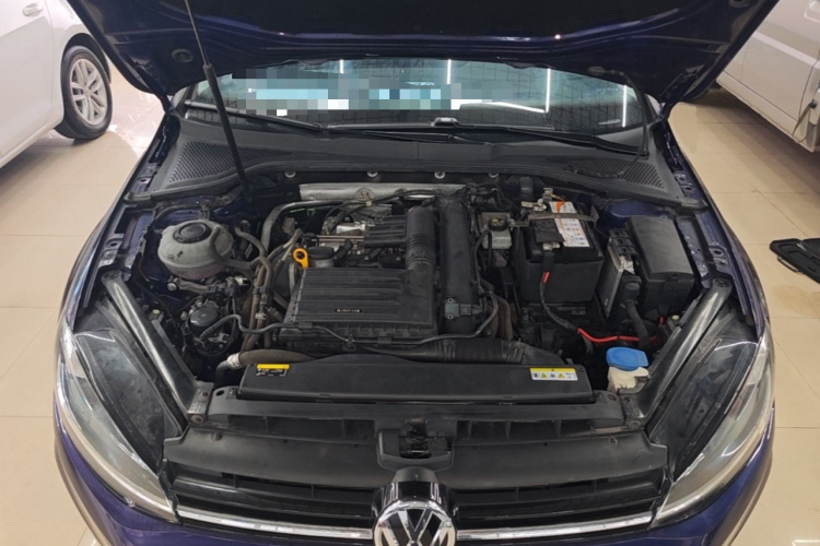 Volkswagen Golf 2020 car image #22