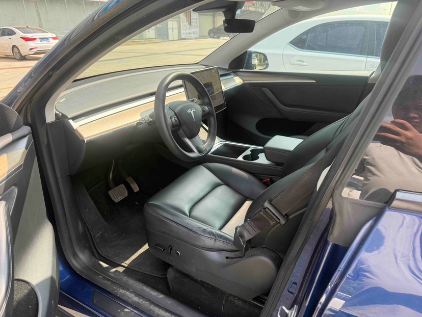 Tesla Model Y 2022 #3 Tesla Model Y 2022 car image #3