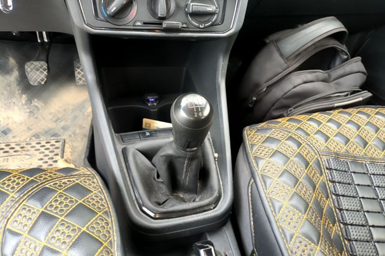 Volkswagen Santana 2019 car image #14