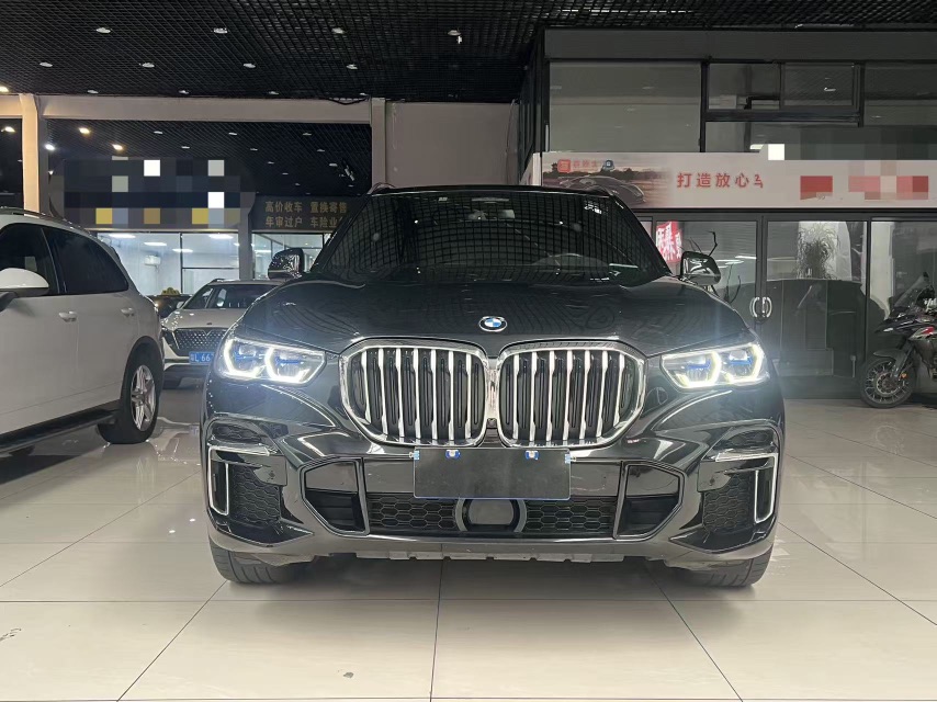BMW X5 2022 car image #2