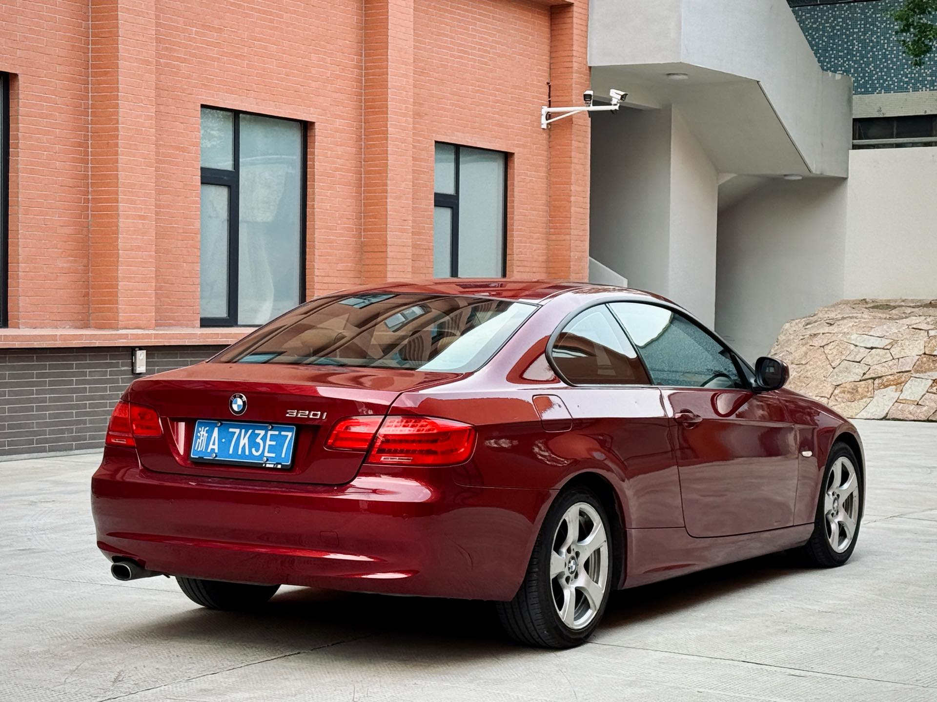 BMW 3 Series (Imported) 2011 изображение автомобиля #4