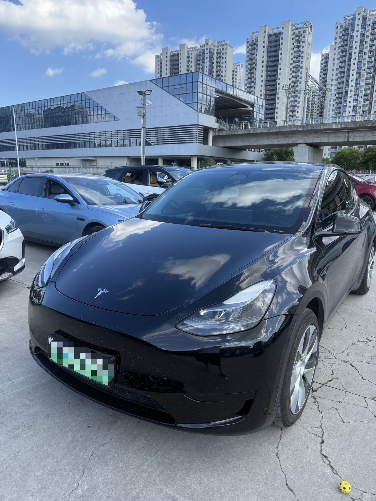 Tesla Model Y 2023 #2 Tesla Model Y 2023 car image #2