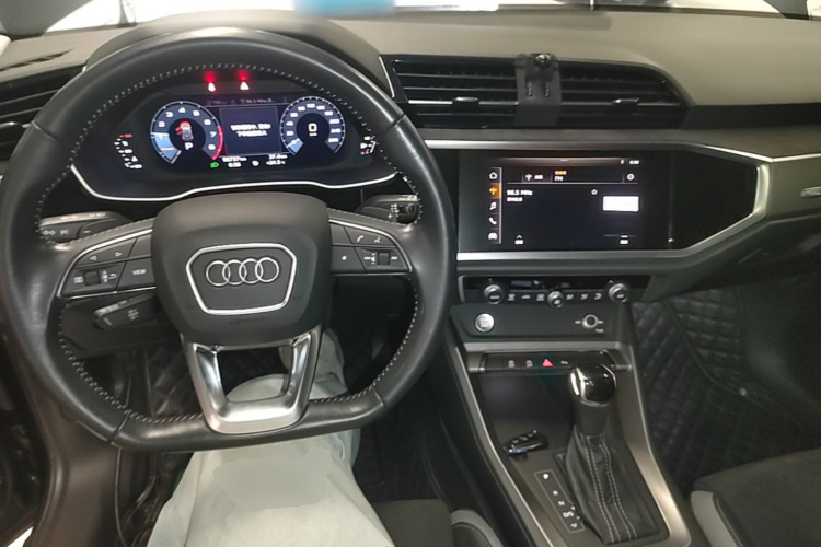 Audi Q3 2020 #10 Audi Q3 2020 car image #10