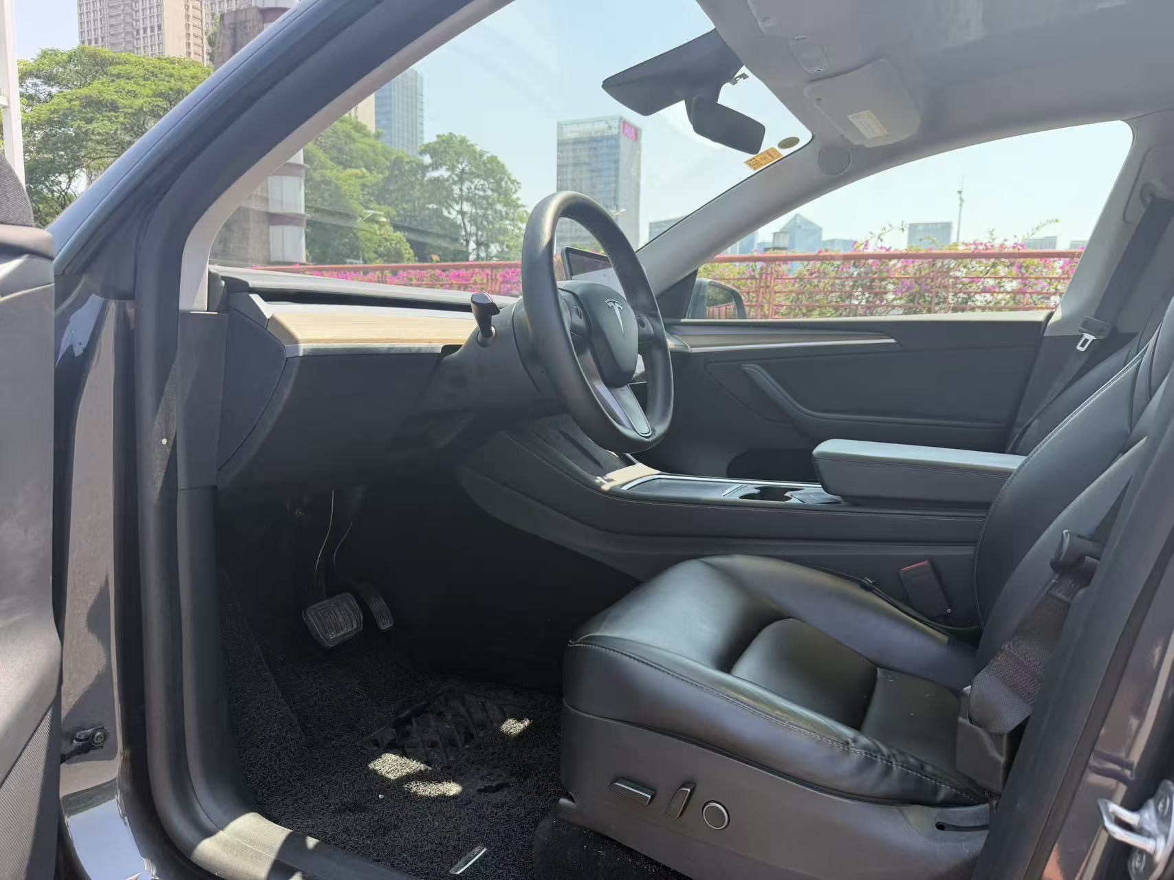 Tesla Model Y 2021 #16 Tesla Model Y 2021 car image #16
