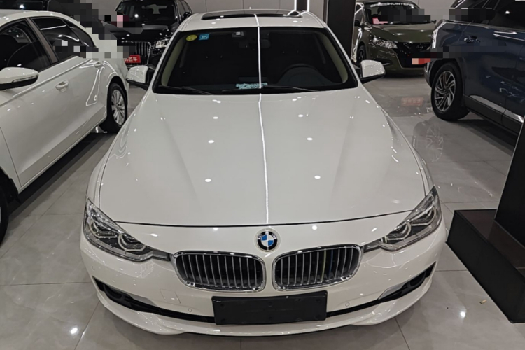 BMW 3 Series 2018 #3 BMW 3 Series 2018 car image #3