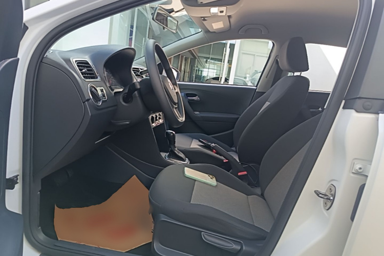 Volkswagen Polo 2018 #15 Volkswagen Polo 2018 car image #15