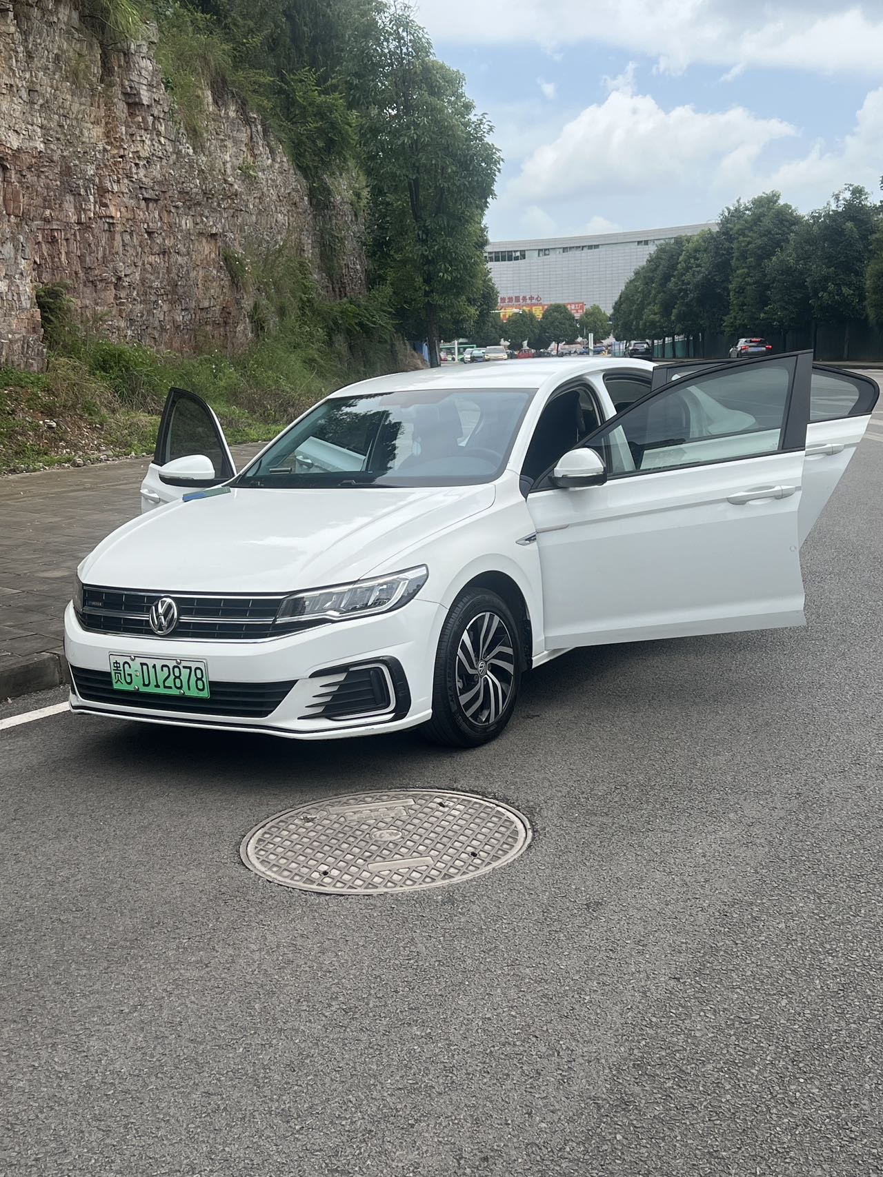 Volkswagen Bora Pure Electric 2021 image de voiture #3