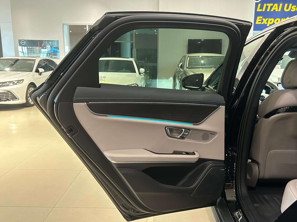 BYD Han 2024 car image #26