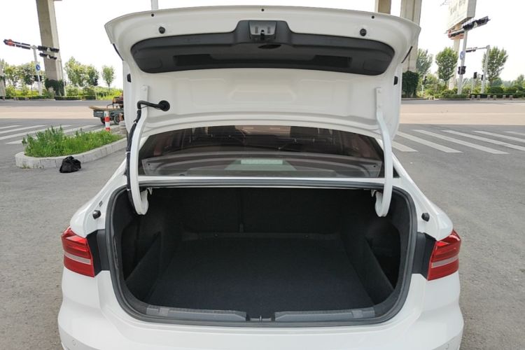 Volkswagen Lavida 2019 car image #19