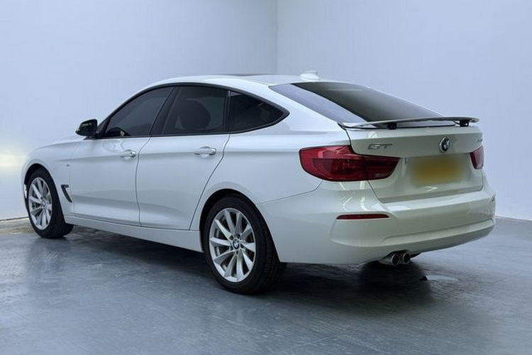 BMW 3 Series GT 2018 #7 BMW 3 Series GT 2018 car image #7