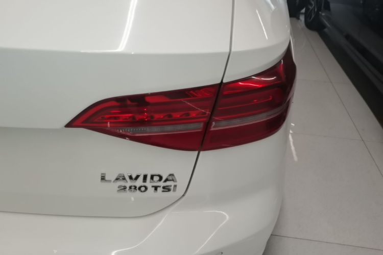 Volkswagen Lavida 2019 car image #8
