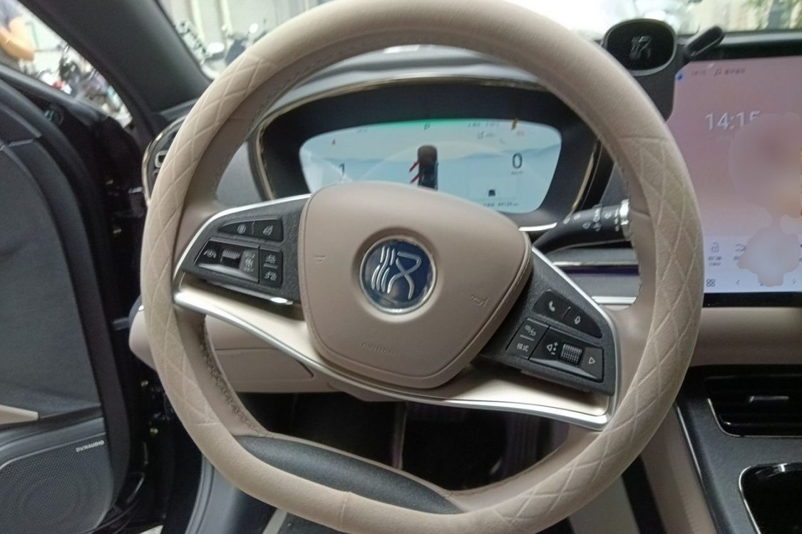 BYD Han 2024 #22 BYD Han 2024 car image #22