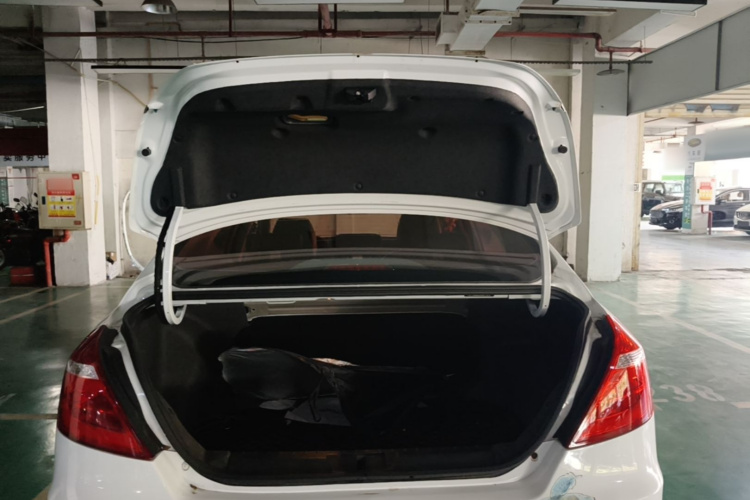 GEELY Emgrand 2017 car image #19