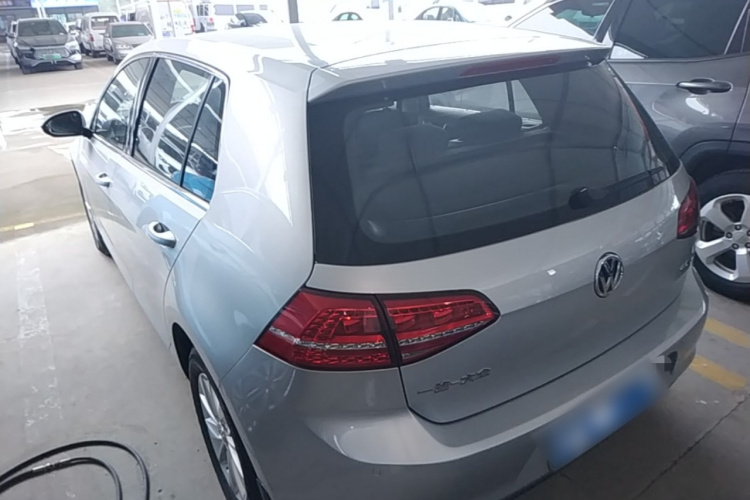 Volkswagen Golf 2015 car image #7