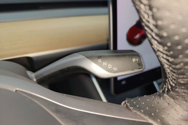 Tesla Model 3 2020 car image #14