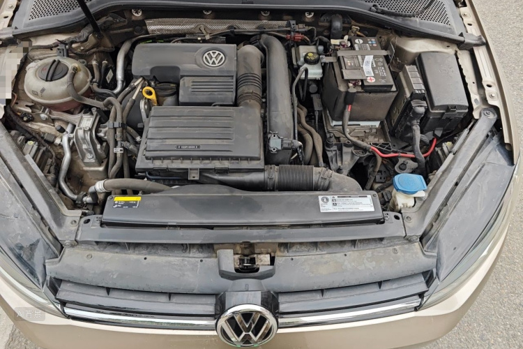 Volkswagen Golf 2019 car image #22