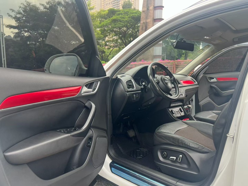 Audi Q3 2017 car image #7