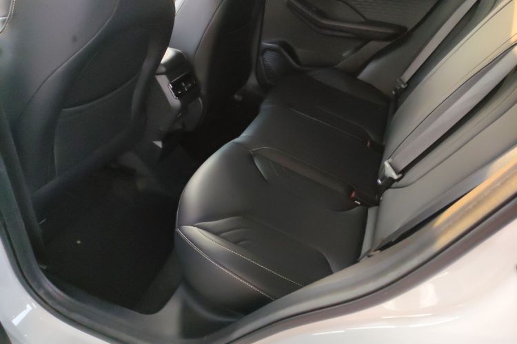 GEELY Coolray 2025 car image #13