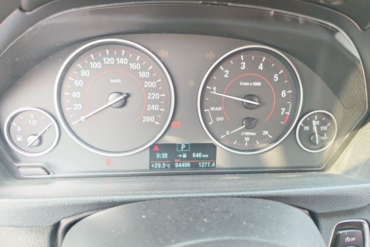 BMW 3 Series 2017 car image #12