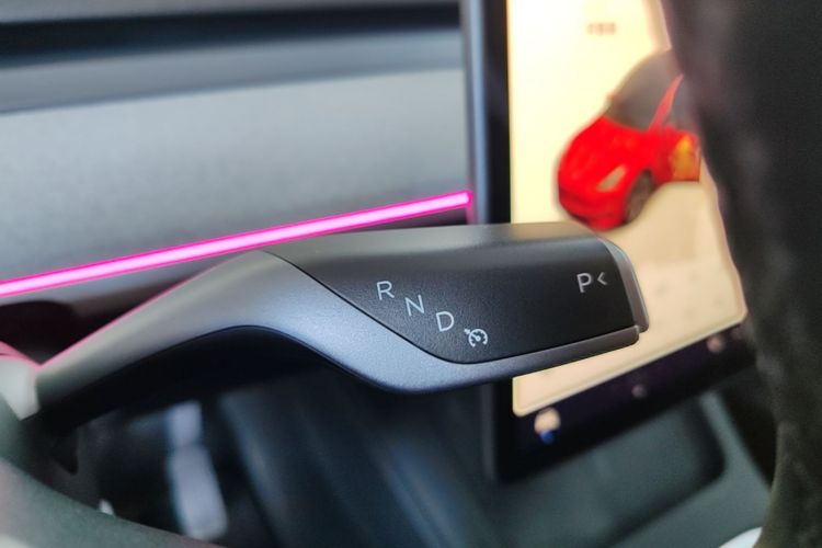 Tesla Model Y 2024 car image #14