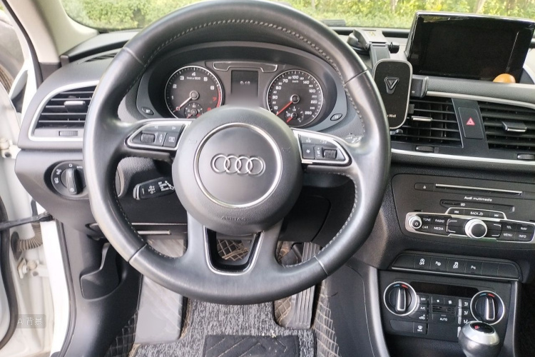 Audi Q3 2018 #12 Audi Q3 2018 car image #12