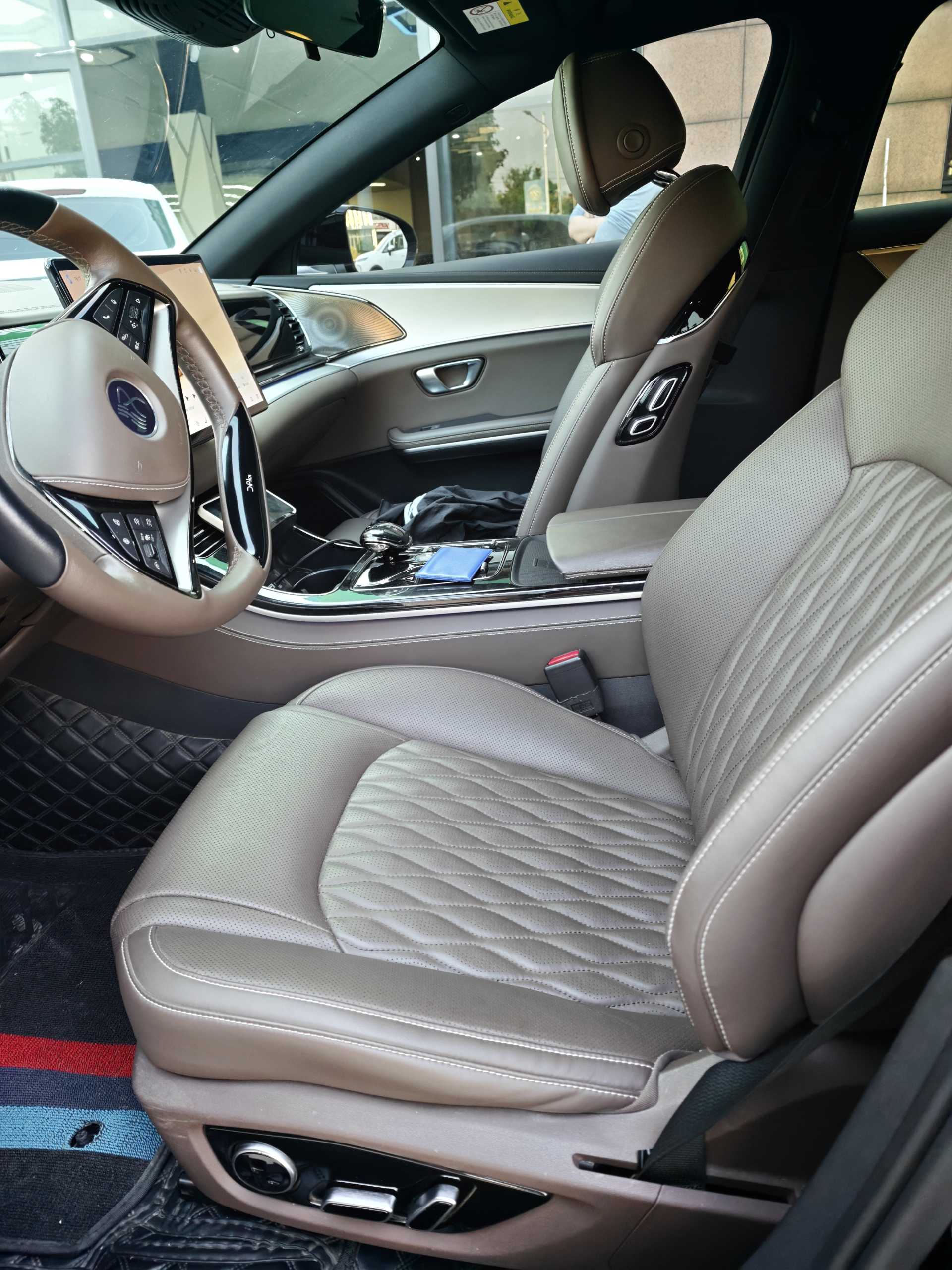 BYD Han 2025 car image #4