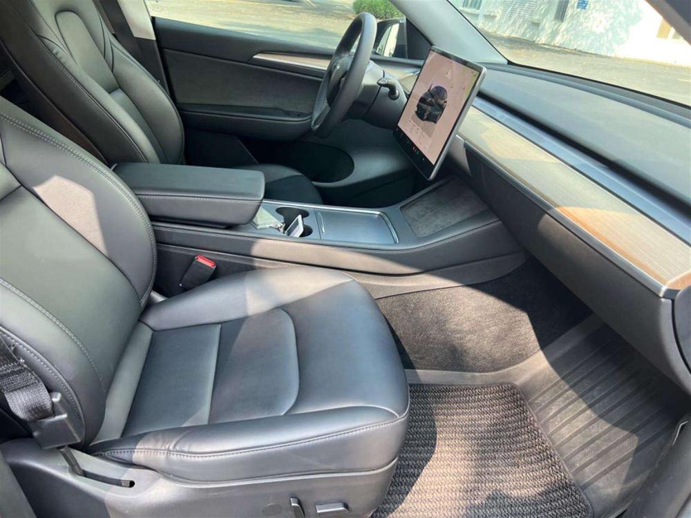 Tesla Model Y 2022 #11 Tesla Model Y 2022 car image #11