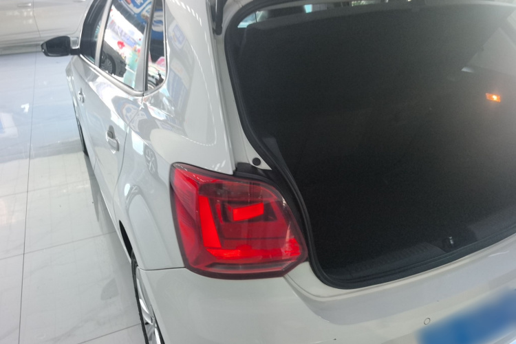 Volkswagen Polo 2015 صورة سيارة #5