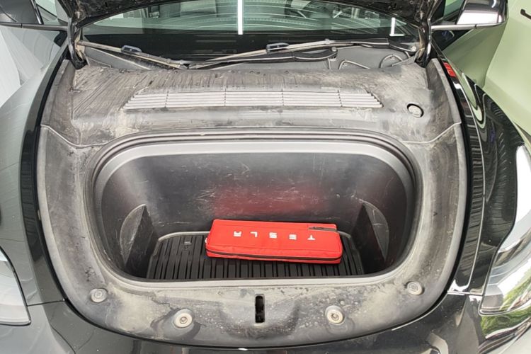 Tesla Model Y 2023 #20 Tesla Model Y 2023 car image #20