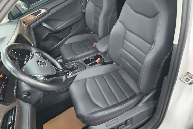 Volkswagen Tharu 2023 immagine di auto #15