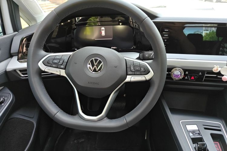 Volkswagen Golf 2023 #11 Volkswagen Golf 2023 car image #11