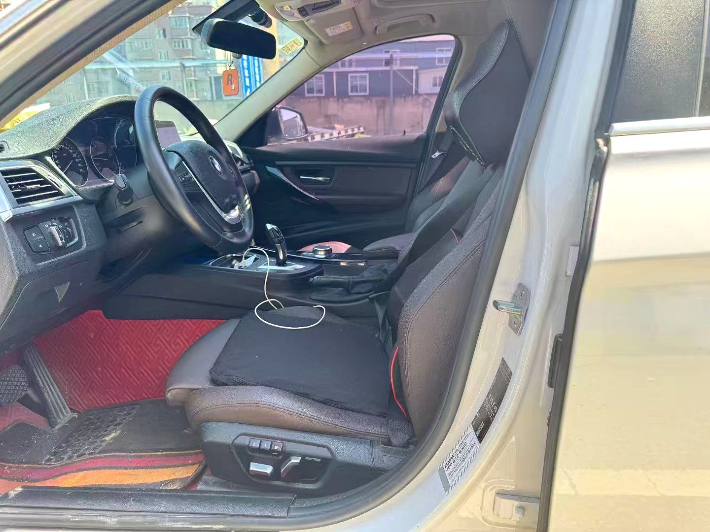 BMW 3 Series 2019 car image #6