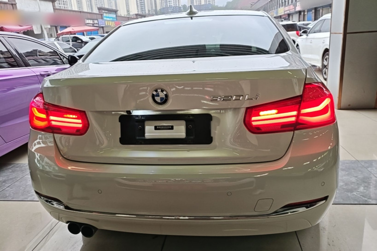 BMW 3 Series 2017 #6 BMW 3 Series 2017 car image #6