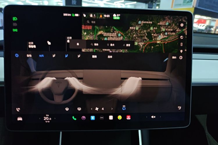 Tesla Model 3 2020 car image #13