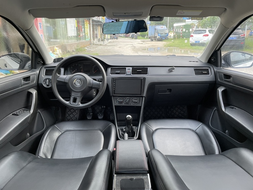 Volkswagen Santana 2017 car image #6