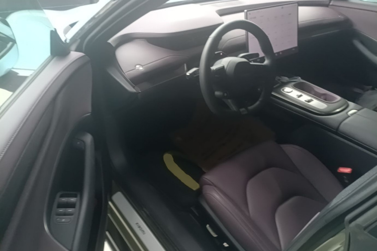 MI SU7 2025 car image #16