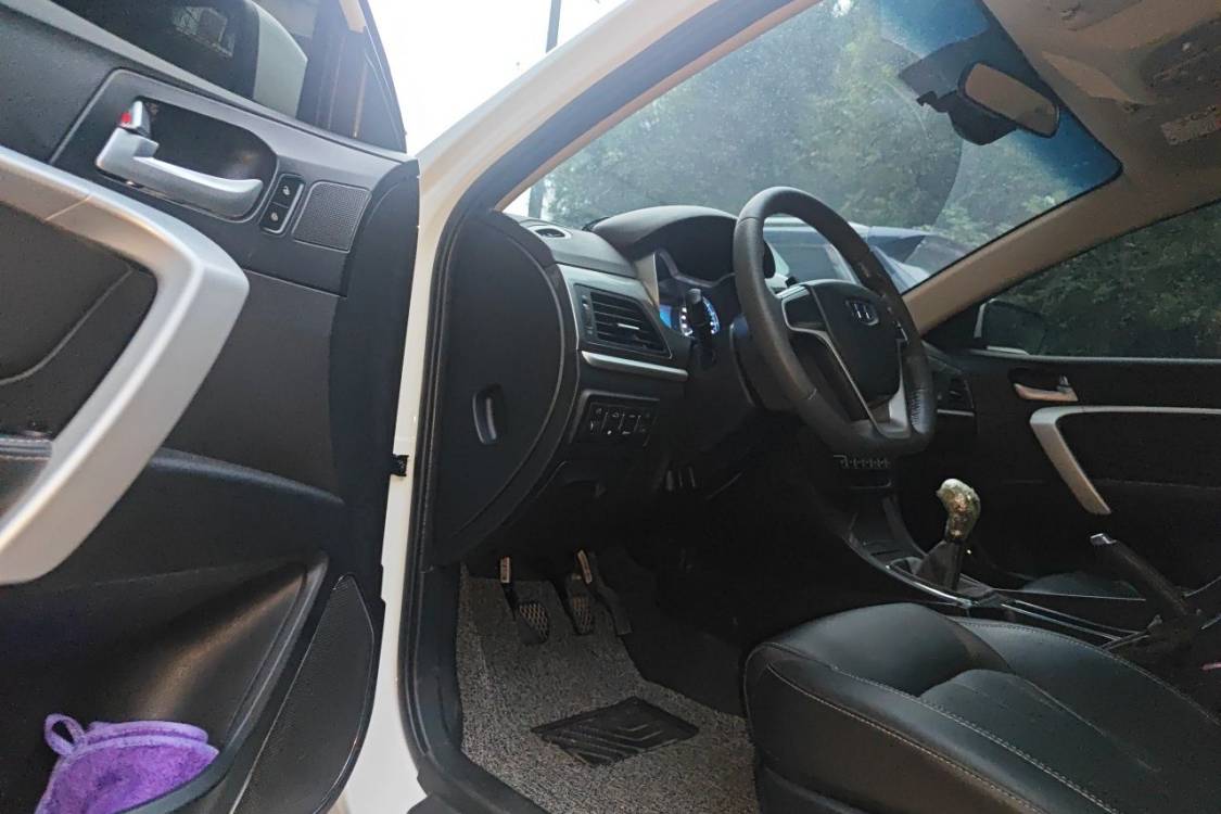 GEELY Emgrand 2018 car image #23