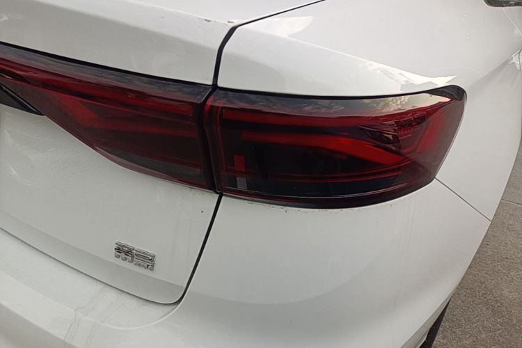GEELY Emgrand 2025 #8 GEELY Emgrand 2025 car image #8