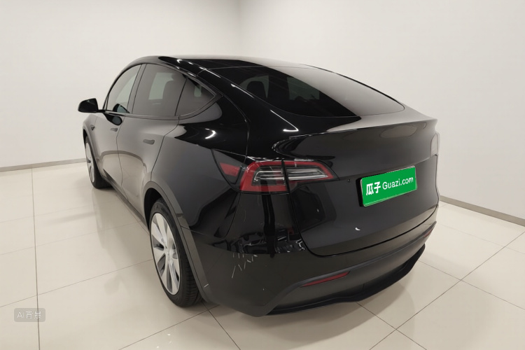 Tesla Model Y 2022 car image #5