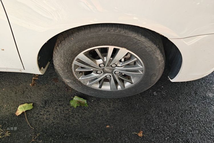 GEELY Emgrand 2018 car image #9