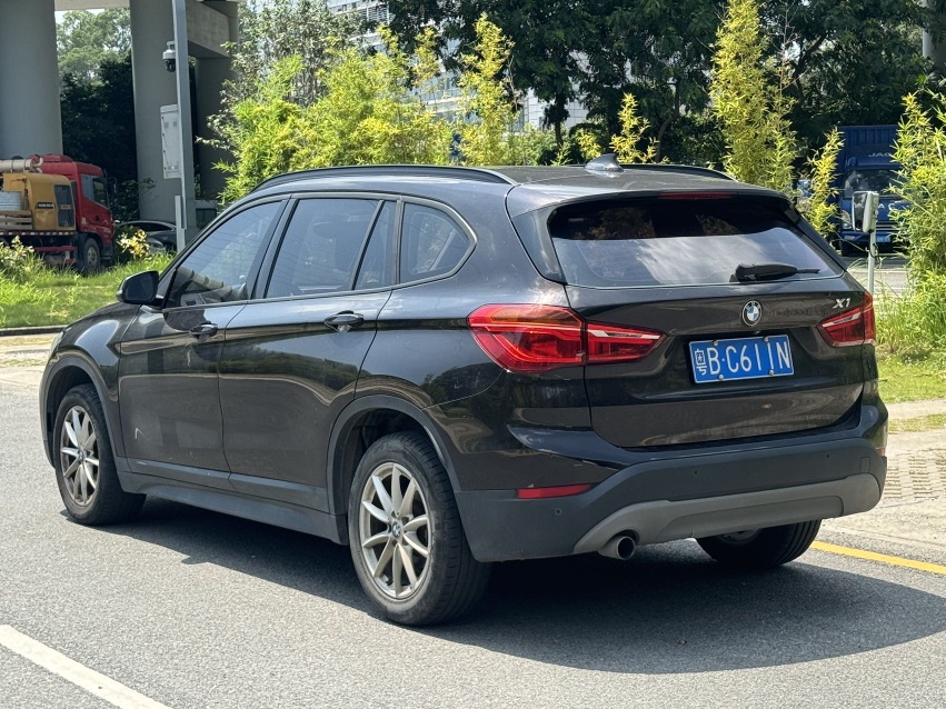 BMW X1 2018 #3 BMW X1 2018 car image #3