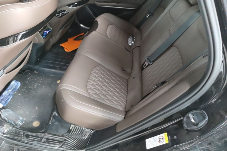 BYD Han 2024 car image #13