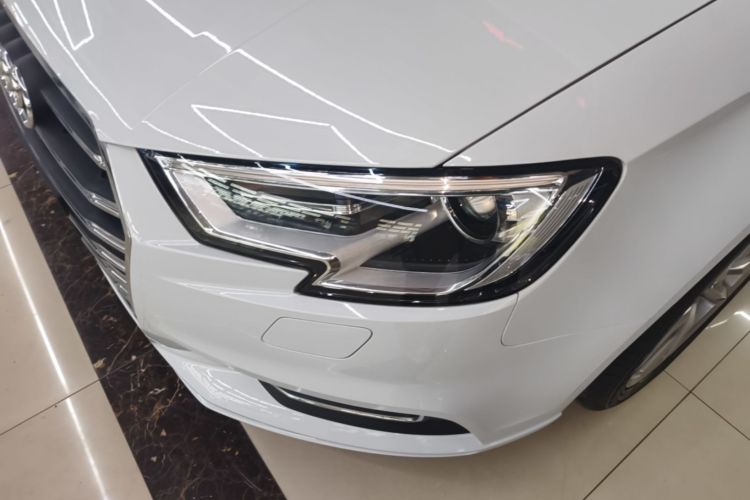 Audi A3 2018 car image #23