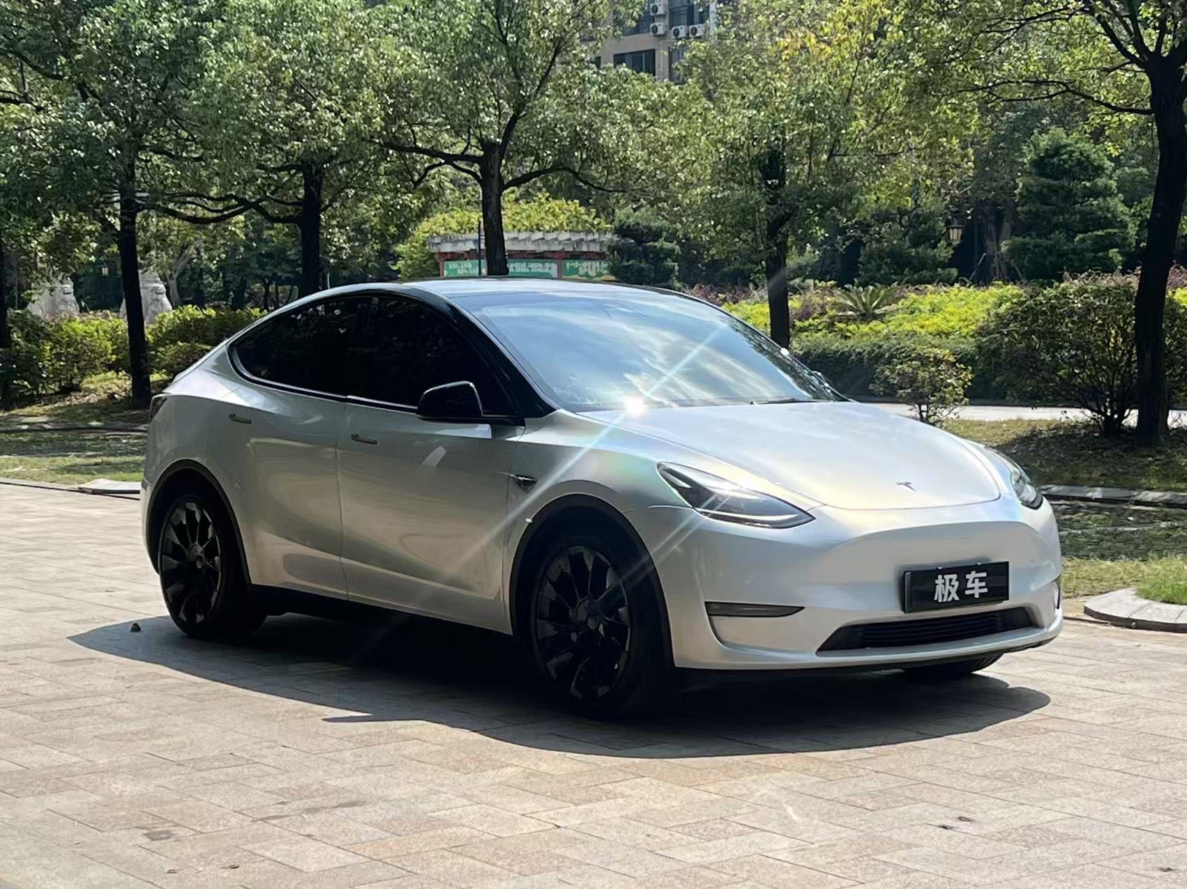 Tesla Model Y 2021 #3 Tesla Model Y 2021 car image #3
