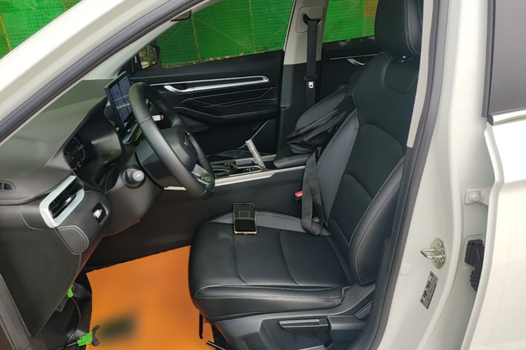 GEELY Emgrand 2025 car image #19
