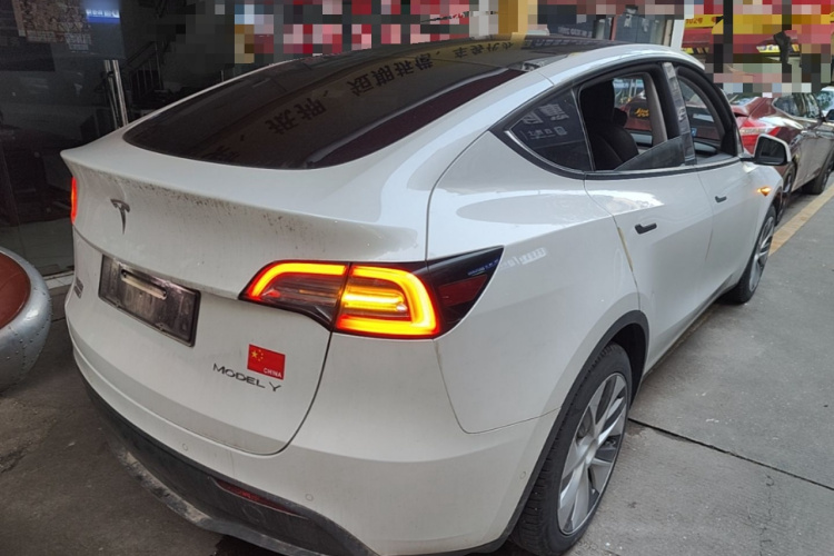 Tesla Model Y 2022 #7 Tesla Model Y 2022 car image #7