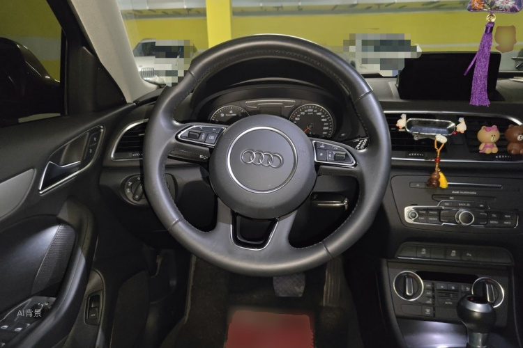 Audi Q3 2018 car image #12