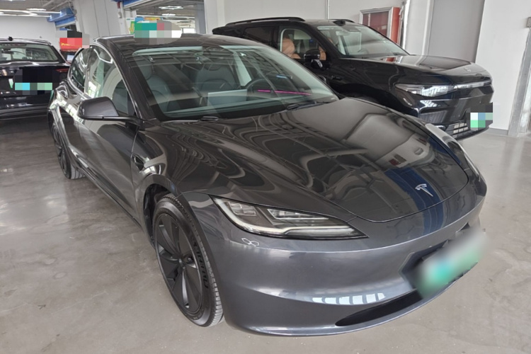 Tesla Model 3 2024 car image #4