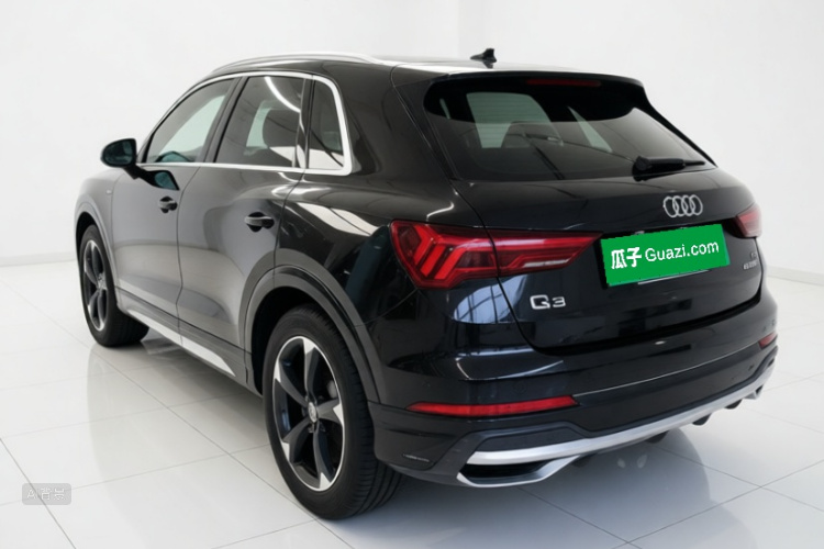 Audi Q3 2021 car image #5