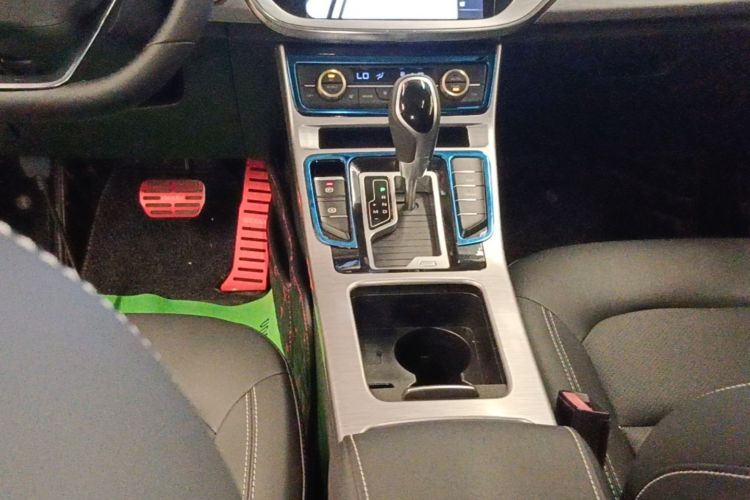 GEELY Emgrand GS 2019 #18 GEELY Emgrand GS 2019 immagine di auto #18